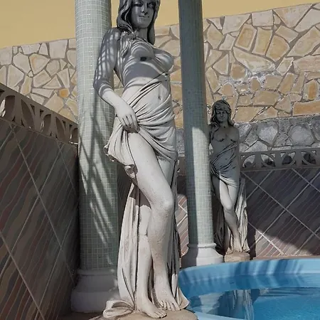 Lucia Roque Del Villa